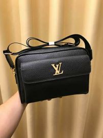 Picture of LV Mens Bags _SKUfw134077752fw